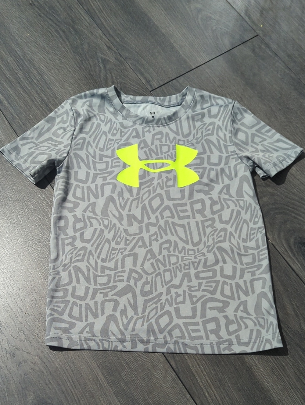 Under Armour Boys' Grey Tee with Neon Yellow Logo Size 6